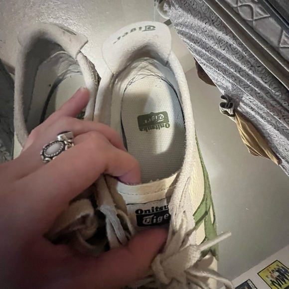 SOLD SORRY Onitsuka Tiger White and Green shoe - Picture 2 of 6